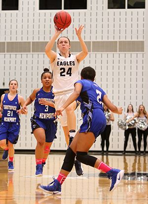 Students playing basketball at the University of Mary Washington.